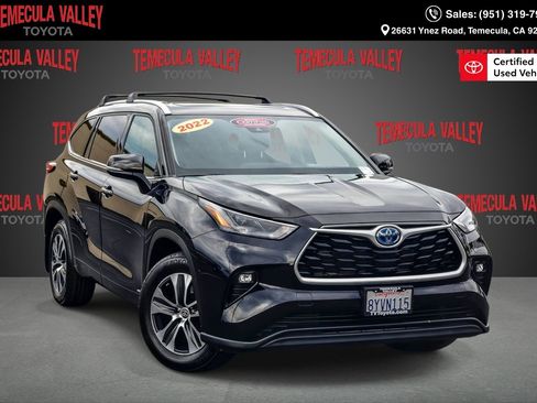 Certified 2022 Toyota Highlander XLE image 1