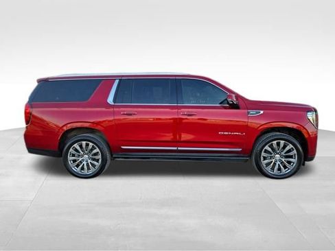 Used 2021 GMC Yukon XL Denali w/ Denali Premium Package image 14