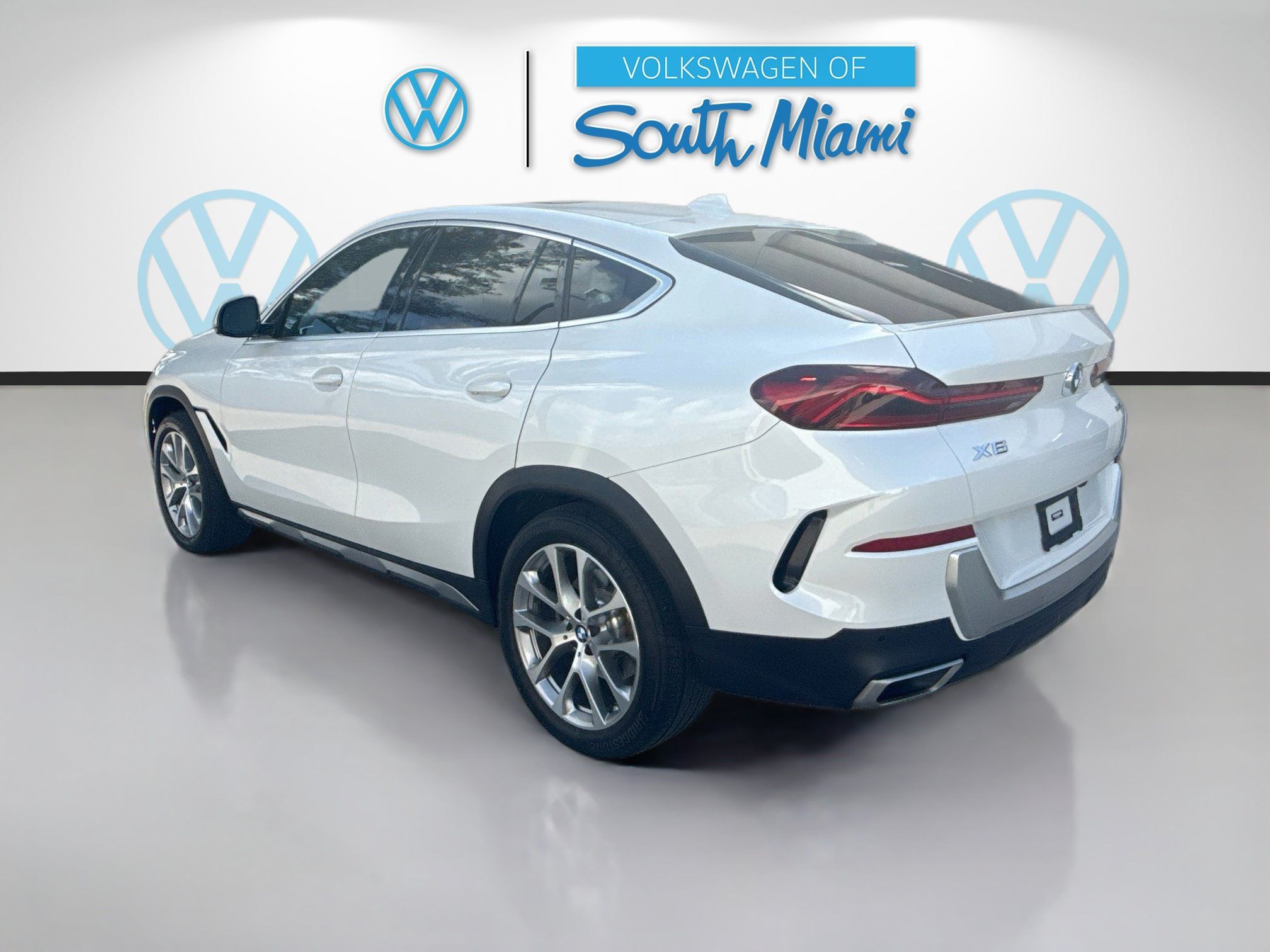 Used 2022 BMW X6 xDrive40i w/ Premium Package AWD/4WD image 5