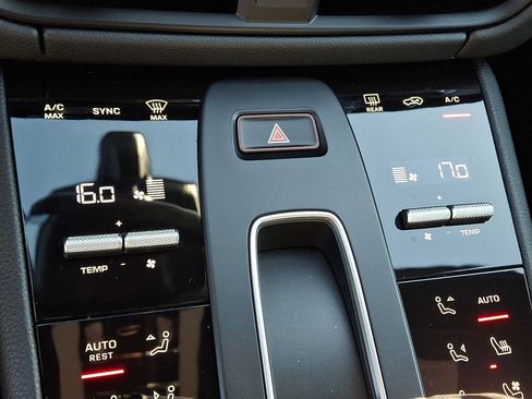 Used 2024 Porsche Macan S AWD/4WD image 18
