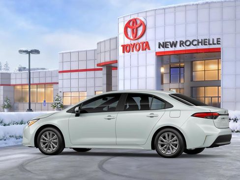 New 2026 Toyota Corolla XLE image 5