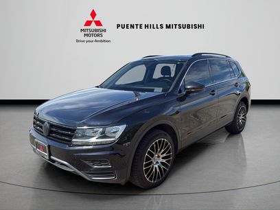 Used 2019 Volkswagen Tiguan SE w/ Panoramic Sunroof Package