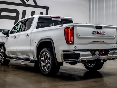 Used 2023 GMC Sierra 1500 SLT w/ SLT Premium Package image 32