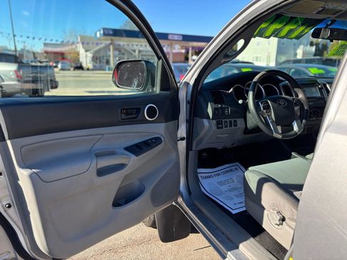 Used 2014 Toyota Tacoma 4x4 Double Cab w/ TRD Sport Package image 9