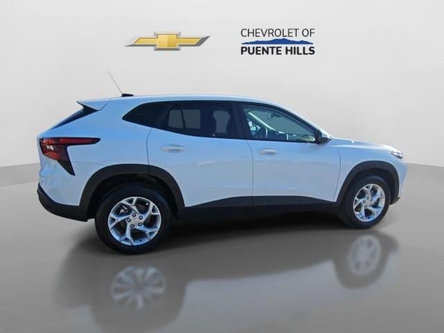 New 2026 Chevrolet Trax LS w/ LS Convenience Package FWD image 8