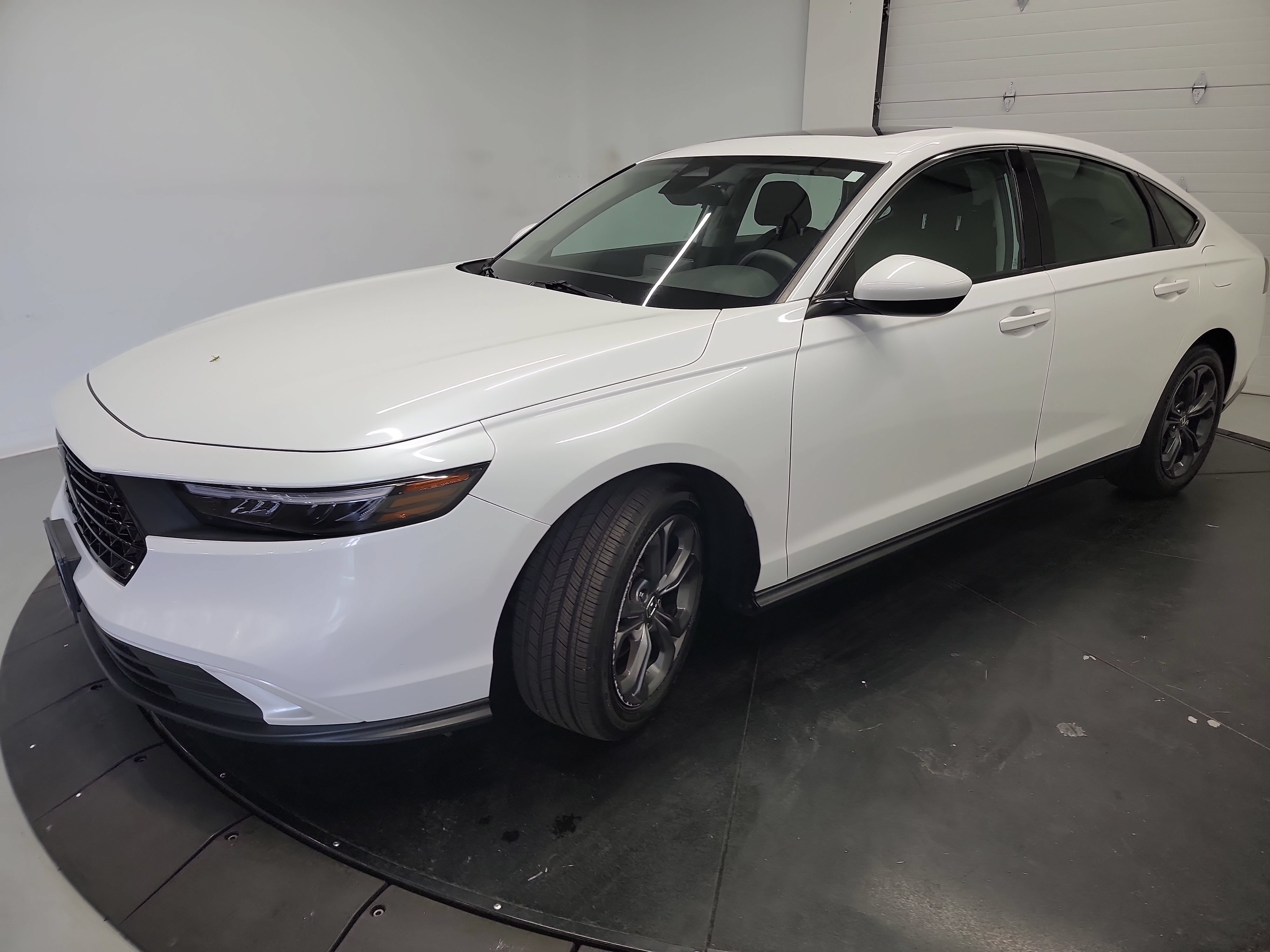 Certified 2023 Honda Accord EX image 3