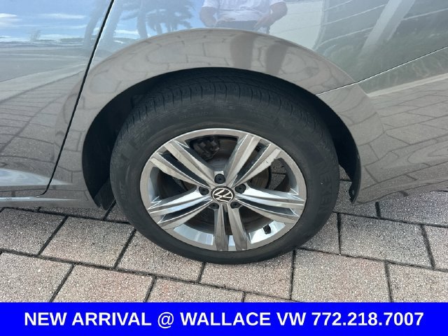 Certified 2024 Volkswagen Jetta SE w/ Panoramic Sunroof Package FWD image 11
