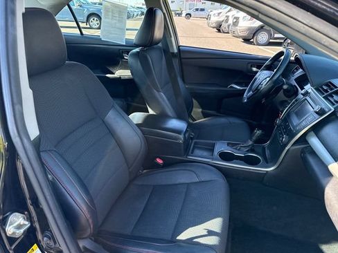 Used 2017 Toyota Camry SE FWD image 14
