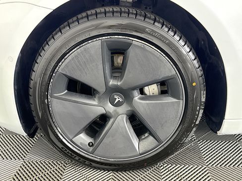 Used 2021 Tesla Model 3 Standard Range image 35