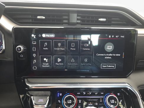 Used 2024 GMC Sierra 3500 Denali w/ Denali Reserve Package AWD/4WD image 18