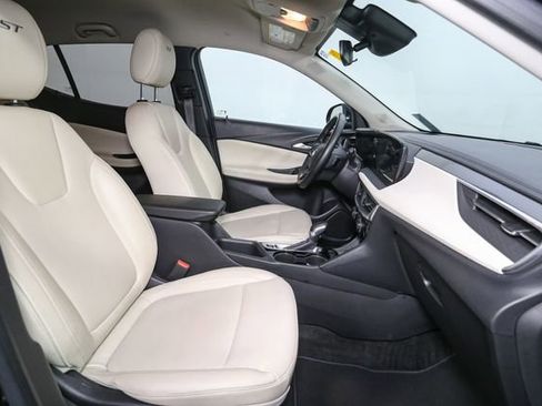 Used 2024 Buick Encore GX Sport Touring FWD image 15