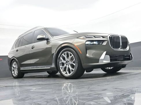 Used 2025 BMW X7 xDrive40i w/ Premium Package AWD/4WD image 38