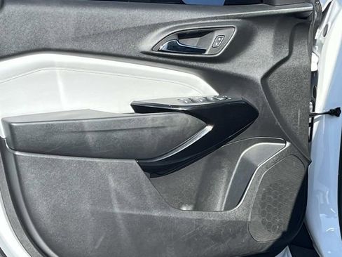 Used 2024 Chevrolet Trax LT w/ Driver Confidence Package FWD image 23
