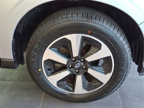 Used 2018 Subaru Forester 2.5i Premium w/ All-Weather Package image 7