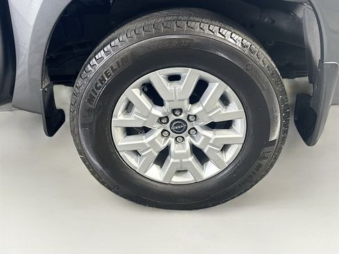 Used 2023 Nissan Frontier SV w/ Technology Package image 11