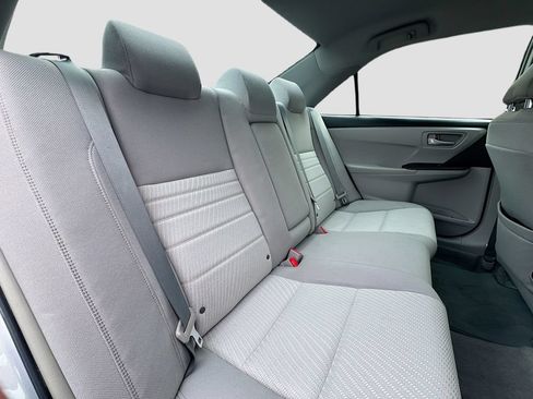 Used 2015 Toyota Camry LE FWD image 25