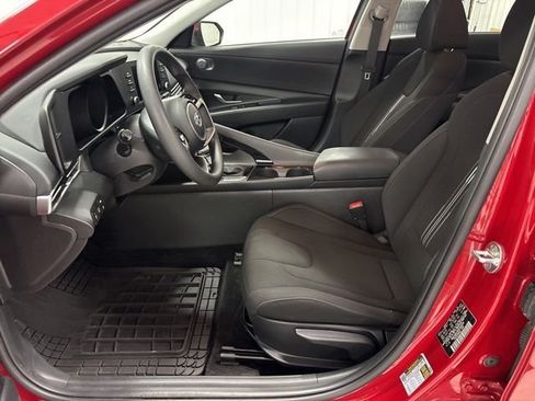 Used 2023 Hyundai Elantra Blue FWD image 6