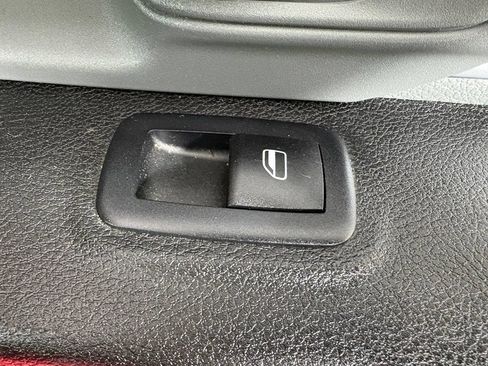 Used 2022 RAM 1500 Classic SLT RWD image 39