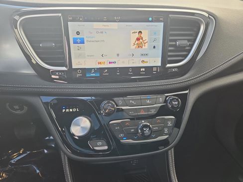 New 2026 Chrysler Pacifica Limited image 28