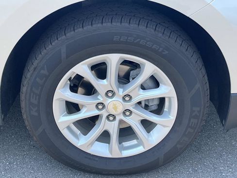 Certified 2020 Chevrolet Equinox LS w/ LS Convenience Package AWD/4WD image 9