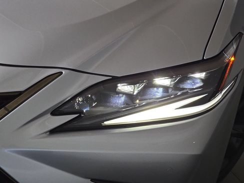 Certified 2024 Lexus ES 300h F Sport w/ Accessory Package (Z1) FWD image 32
