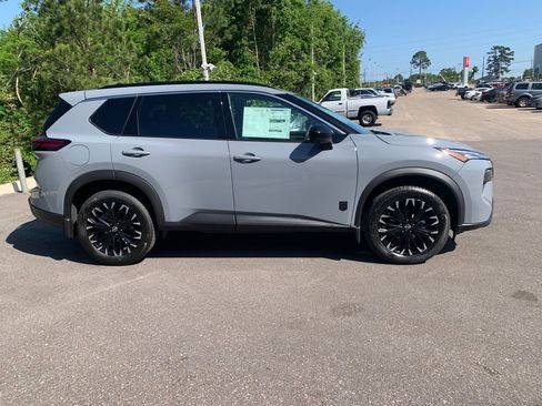 New 2026 Nissan Rogue SV FWD image 2