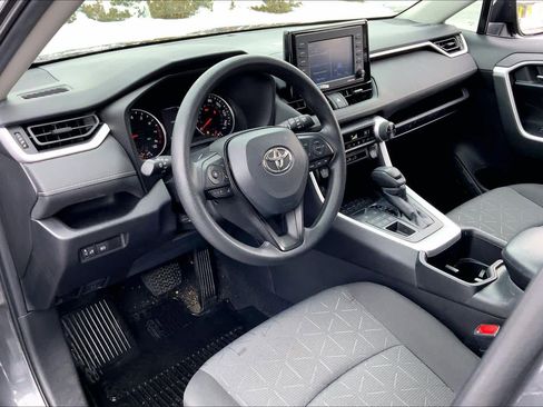 Used 2022 Toyota RAV4 XLE image 18