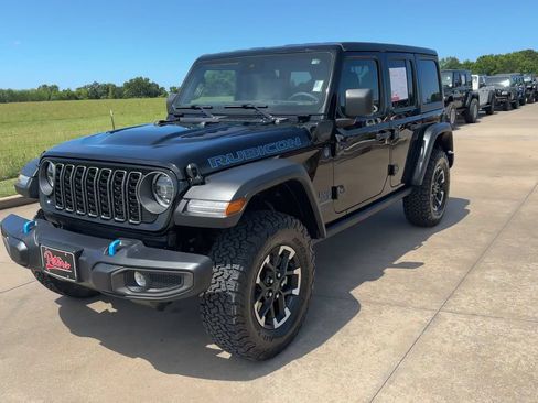 Used 2025 Jeep Wrangler Unlimited Rubicon 4xe w/ Safety Group AWD/4WD image 5
