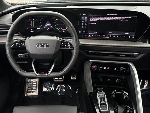Used 2025 Audi SQ5 Premium Plus image 28