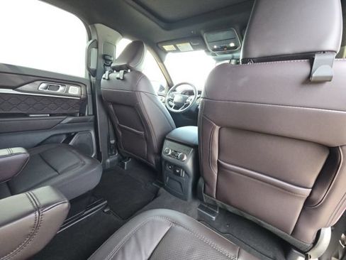 Used 2025 Ford Explorer Platinum w/ Ultimate Package RWD image 18