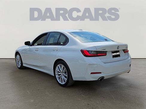 Certified 2023 BMW 330i xDrive Sedan w/ Driving Assistance Package image 4