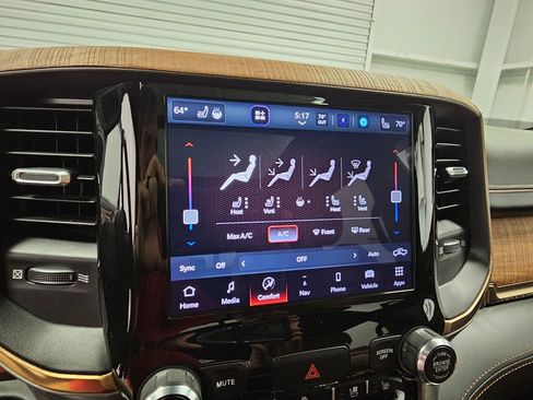 Used 2022 RAM 1500 Limited w/ Body Color Bumper Group image 16