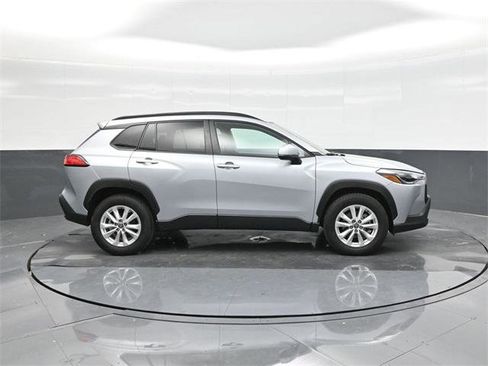 Certified 2024 Toyota Corolla Cross LE image 26