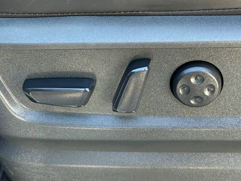 Used 2025 Nissan Armada Platinum image 23