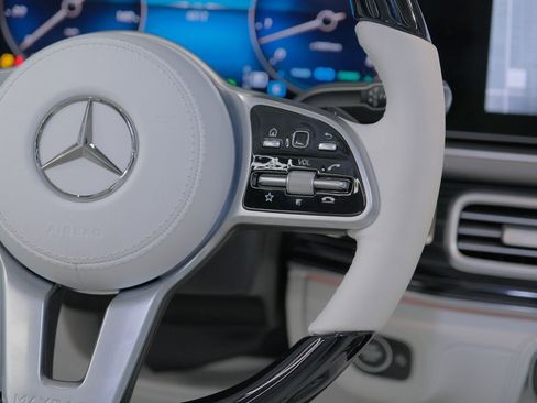 Used 2022 Mercedes-Benz Maybach GLS 600 4MATIC image 70