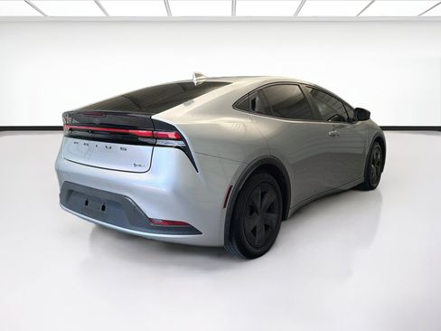 Used 2023 Toyota Prius LE FWD image 4