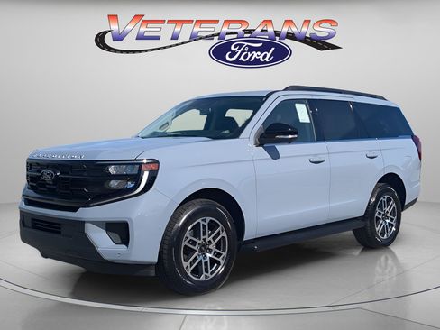 New 2025 Ford Expedition Active image 1