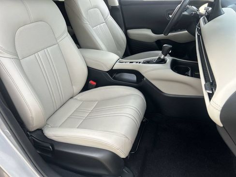 Used 2024 Honda HR-V EX-L image 8