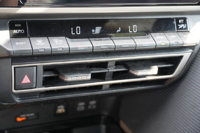 Used 2025 Toyota Camry SE FWD image 34