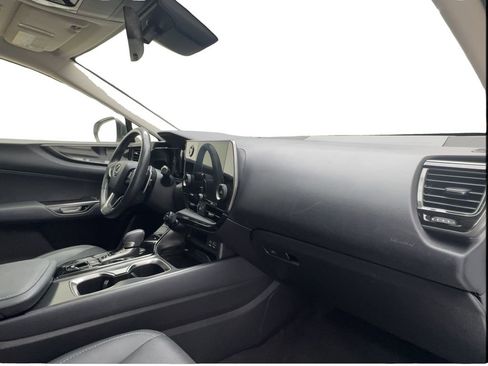 Used 2024 Lexus NX 250 FWD image 31