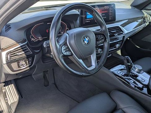 Used 2021 BMW 530e w/ Premium Package RWD image 10