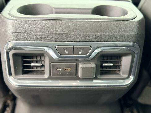 Used 2019 Chevrolet Silverado 1500 High Country w/ Technology Package AWD/4WD image 26