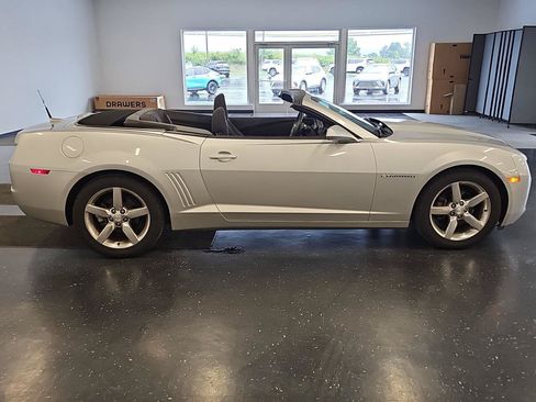Used 2011 Chevrolet Camaro LT RWD image 22