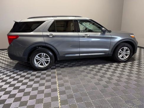 Used 2023 Ford Explorer XLT w/ Equipment Group 202A image 7