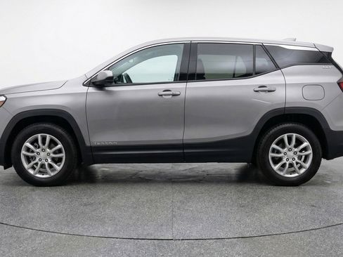 Used 2024 GMC Terrain SLT AWD/4WD image 5