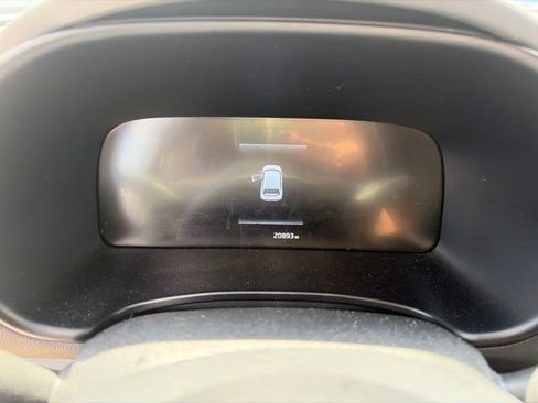 Certified 2025 Kia Soul LX w/ LX Technology Package FWD image 1
