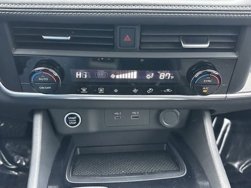 Certified 2023 Nissan Rogue SV image 33