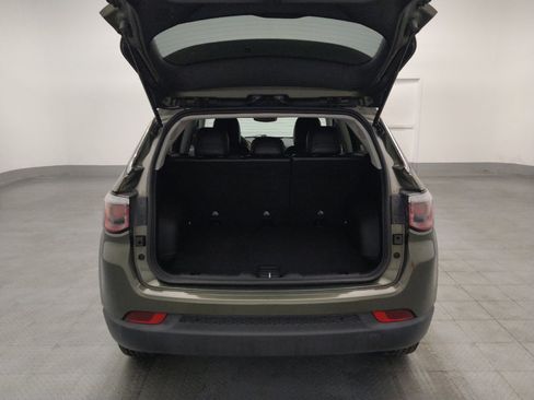 Used 2018 Jeep Compass Latitude AWD/4WD image 29