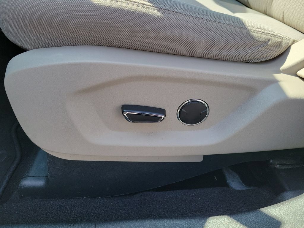 Used 2018 Ford Explorer FWD image 21