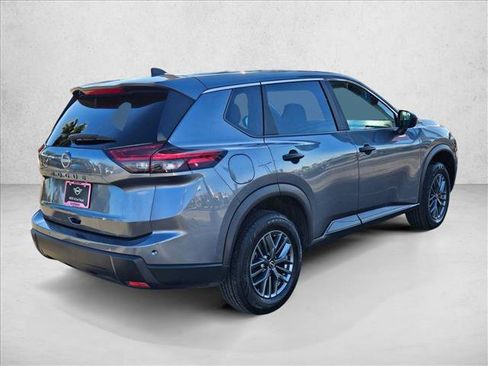 Used 2024 Nissan Rogue S image 5
